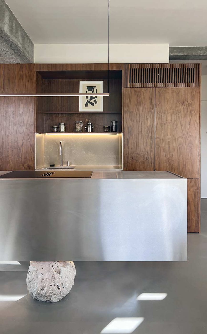 apartment in alvalade — the island and the walnut wall
