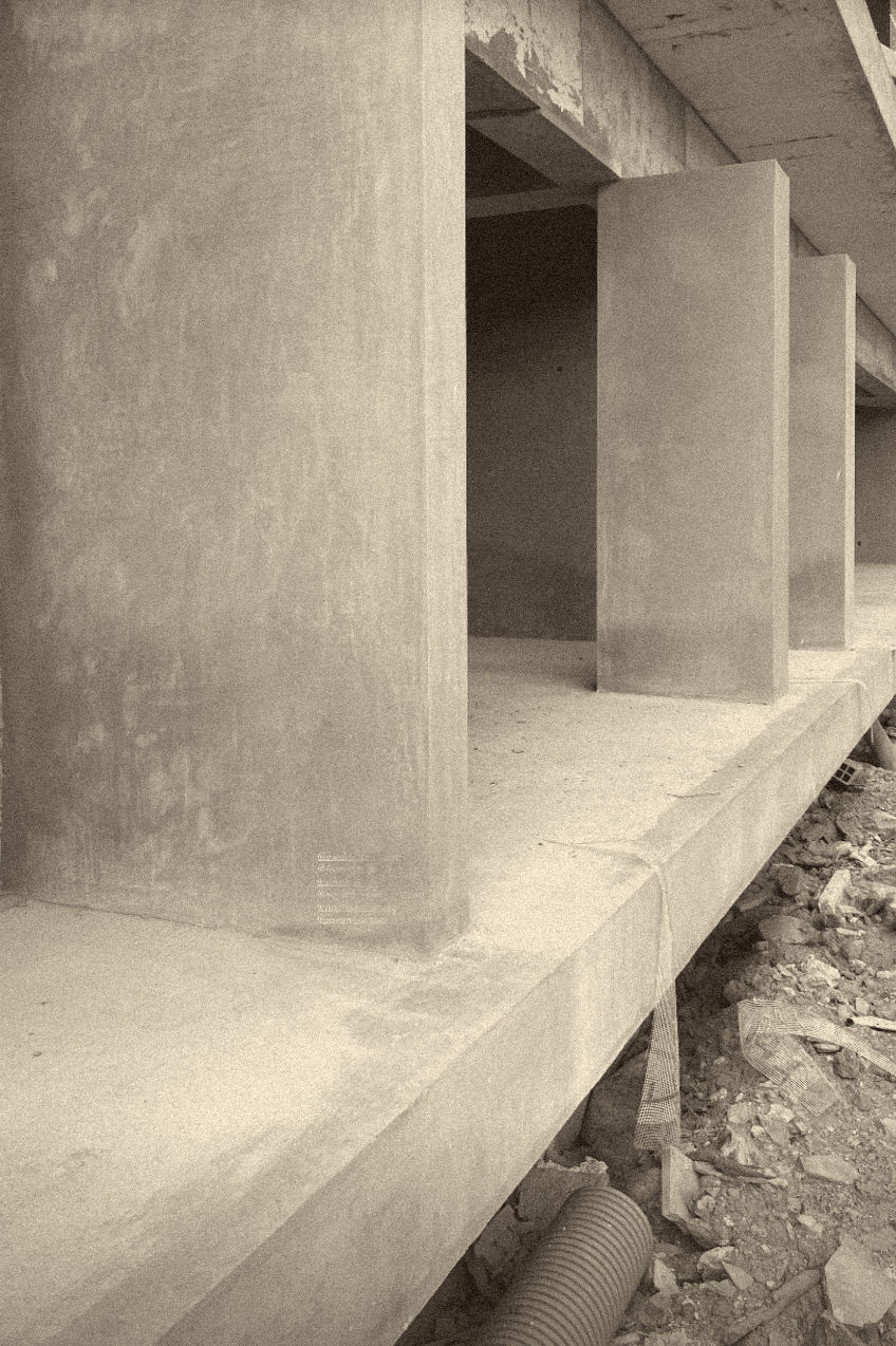 site photograph — the slab over the slope
